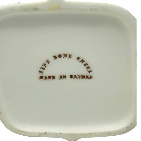 VTG Art Deco Fine Bone China Vase Roaring 20’s Woman Sitting Lake Great Gatsby - Picture 3 of 9